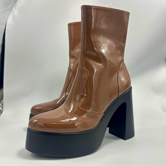 NWOT Gianni Bini Levi Tate patent leather platform bootie in caramel brown - Picture 7 of 9